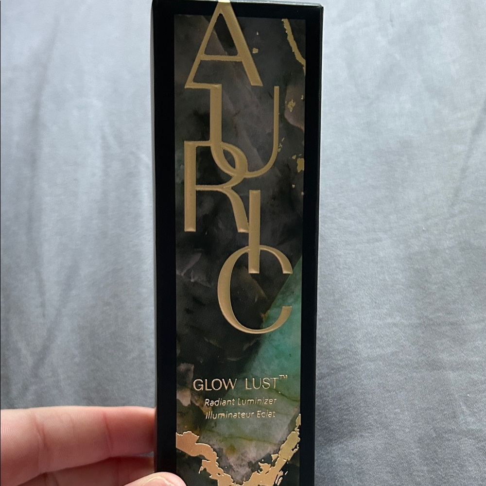 Auric Glow Lust Radiant Luminizer